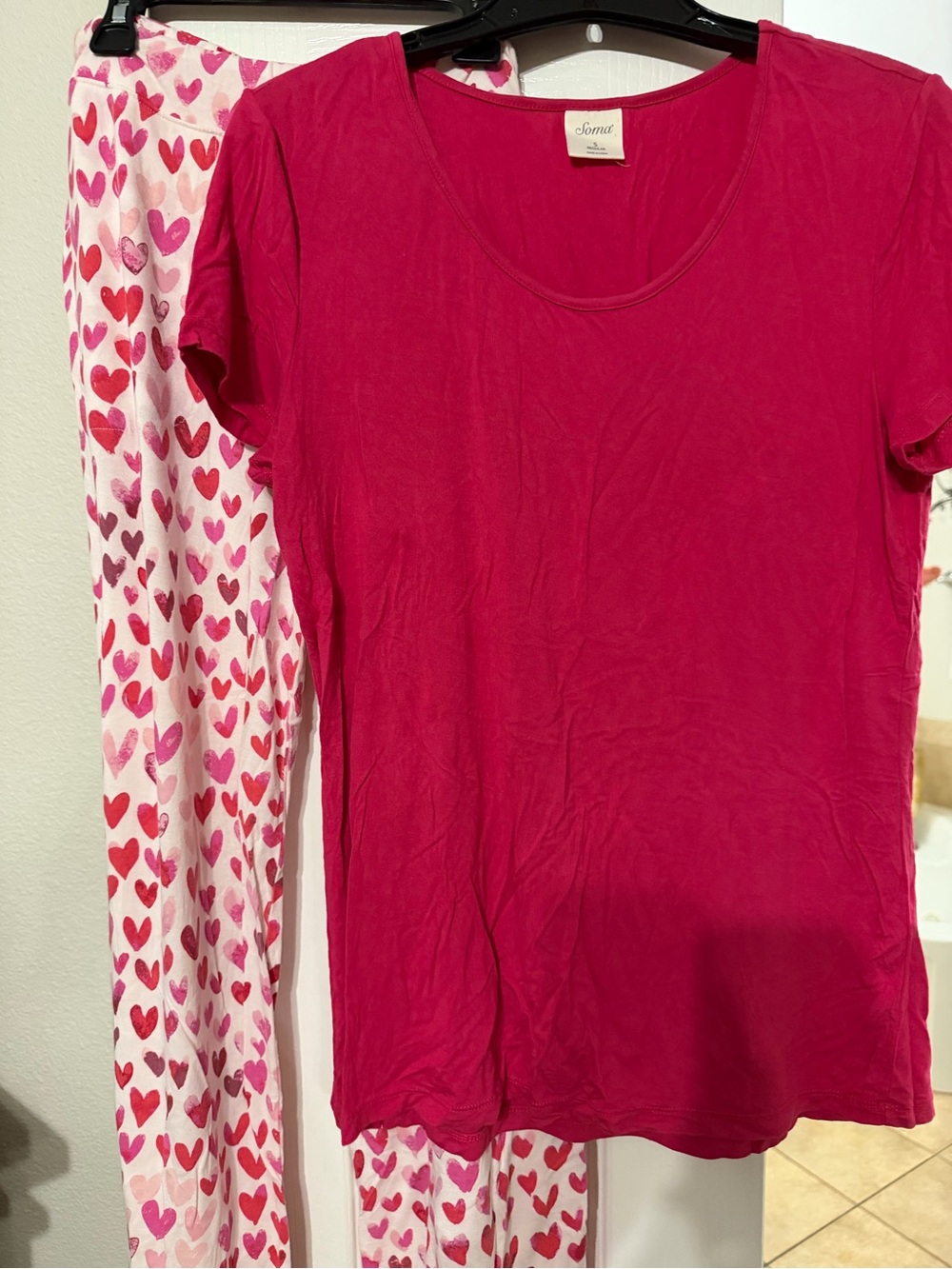 Soma Pink Scoop Neck Pajama Set with Heart Print Pants. Cool nights small